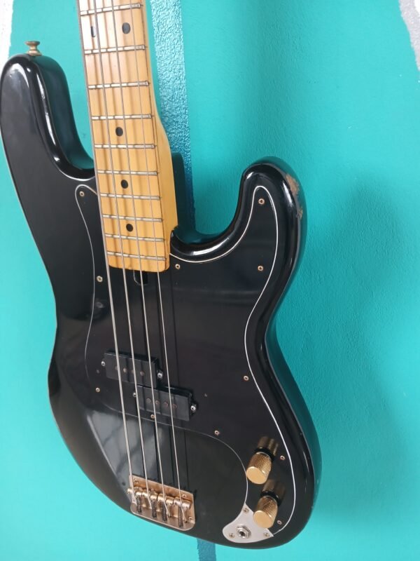Bajo Eléctrico Memphis P-Bass Style - Negro Clásico con Mástil de Arce