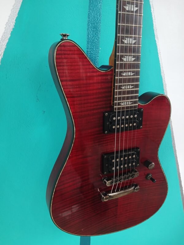 Guitarra Eléctrica Charvel  - Trans Red / Trans Black con Humbuckers y Diapasón de Ébano - Image 8