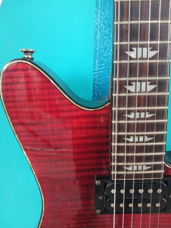 Guitarra Eléctrica Charvel  - Trans Red / Trans Black con Humbuckers y Diapasón de Ébano - Image 7
