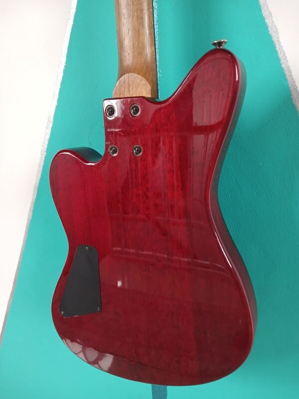 Guitarra Eléctrica Charvel  - Trans Red / Trans Black con Humbuckers y Diapasón de Ébano - Image 4