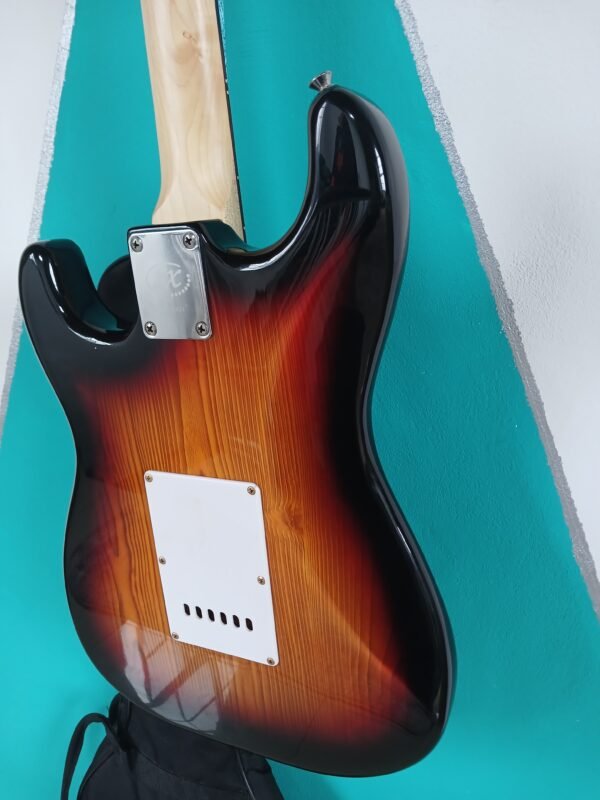 Guitarra Eléctrica SX SST Series (Estilo Stratocaster) - Sunburst Clásico - Image 4