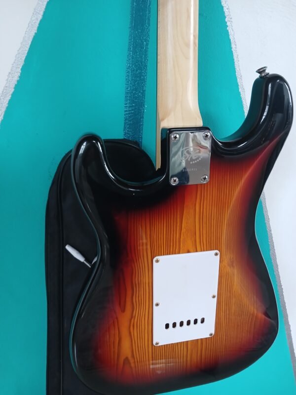 Guitarra Eléctrica SX SST Series (Estilo Stratocaster) - Sunburst Clásico - Image 3