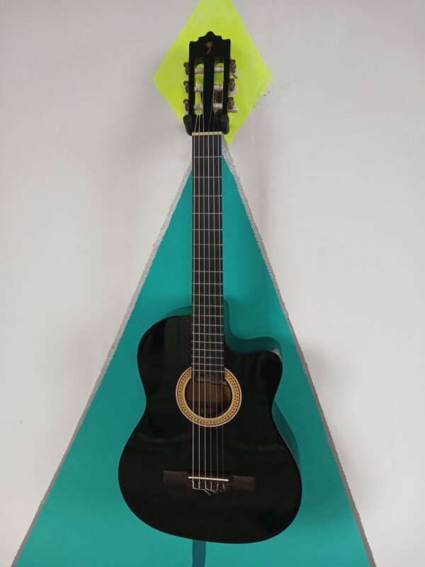 Guitarra Electroacústica Clásica Palmer PC13CEQ400 (Cuerdas de Nylon) con Cutaway y Preamplificador Activo - Negro Mate Elegante - Image 11