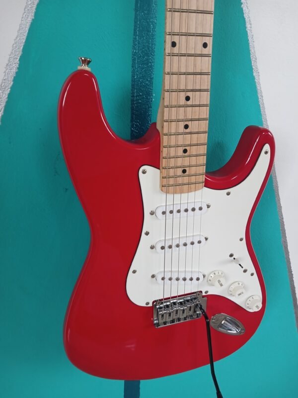 Guitarra Eléctrica Epiphone S Series (Estilo Stratocaster) - Rojo Brillante con Diapasón de Arce Hecha en Corea del Sur - Image 6