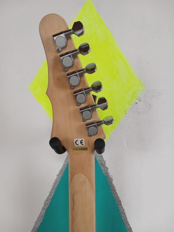 Guitarra Eléctrica Epiphone S Series (Estilo Stratocaster) - Rojo Brillante con Diapasón de Arce Hecha en Corea del Sur - Image 4