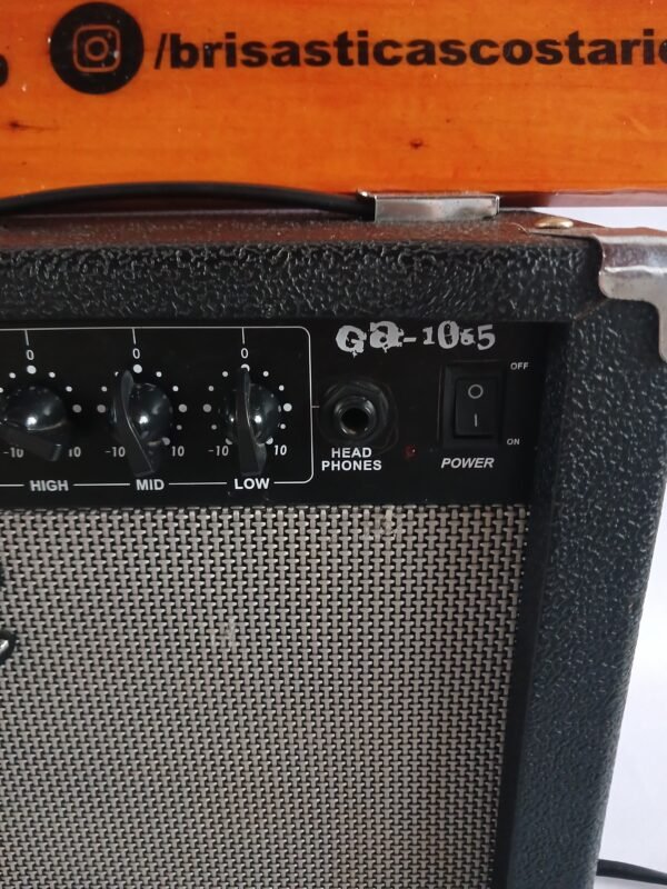Amplificador de Guitarra Eléctrica SX - Modelo GA-1065 (10 Watts) - Image 8