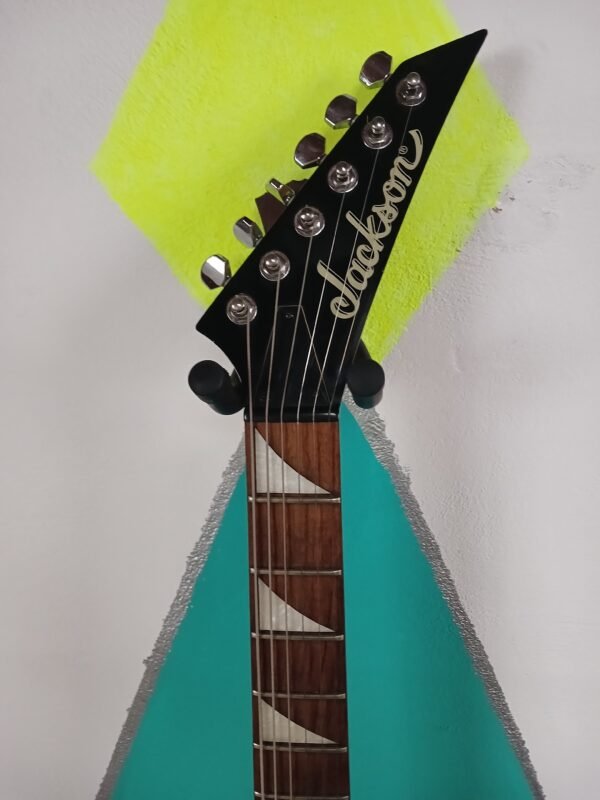 Guitarra Eléctrica Jackson JS Series (Estilo Flying V) - Verde Militar Mate Hecha en India con estuche - Image 8
