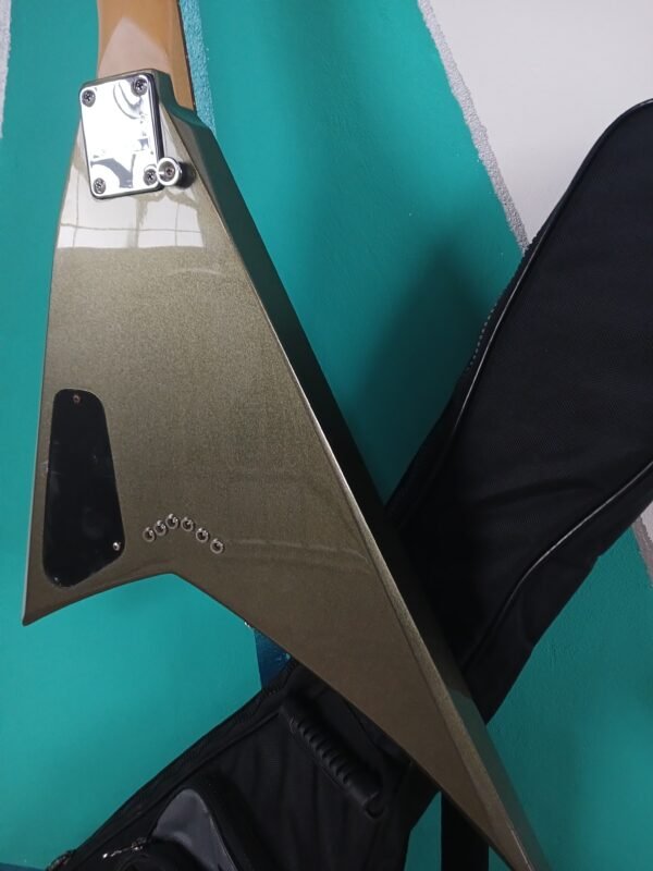 Guitarra Eléctrica Jackson JS Series (Estilo Flying V) - Verde Militar Mate Hecha en India con estuche - Image 4
