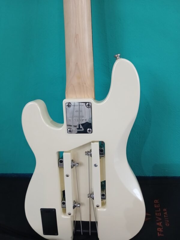 Bajo Eléctrico Traveler Guitar - Modelo Ultra-Light Bass (O similar) - Crema / Blanco Vintage - Image 5