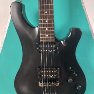 Guitarra electrica Sgr by Schecter  006 FR marca norteamericana, cuerdas nuevas señas