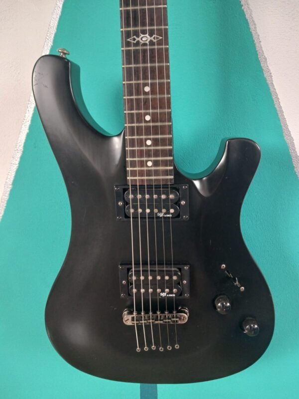 Guitarra electrica Sgr by Schecter  006 FR marca norteamericana, cuerdas nuevas señas