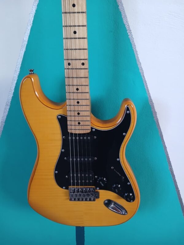 Guitarra electrica Stratocastet Holmer yellow transquilted - Image 9