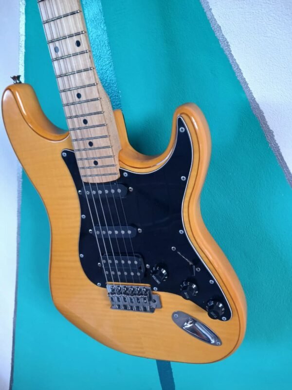 Guitarra electrica Stratocastet Holmer yellow transquilted - Image 7