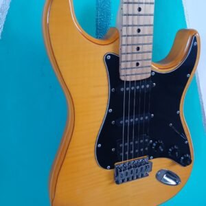 Guitarra electrica Stratocastet Holmer yellow transquilted