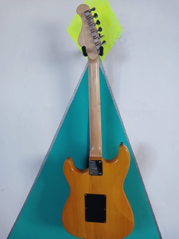 Guitarra electrica Stratocastet Holmer yellow transquilted - Image 4